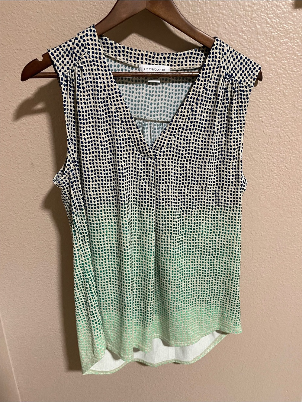 Liz Claiborne Mint Gradient Dot V-Neck Sleeveless Top